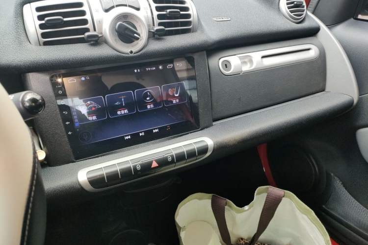 Used smart fortwo 2014 1.0 MHD Hardtop BoConcept Special Edition Audio And AC Panel