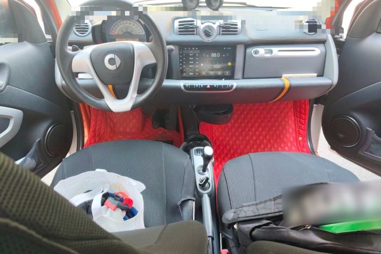Used smart fortwo 2014 1.0T Hardtop City Lightwave Passion Edition Center Console