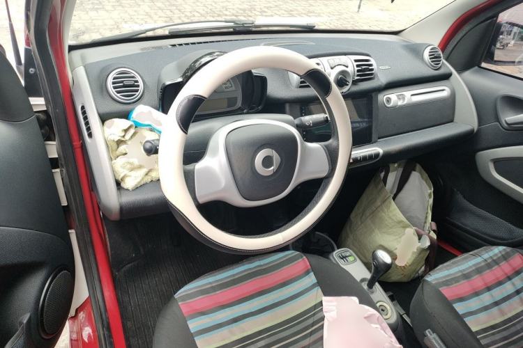 Used smart fortwo 2014 1.0 MHD Hardtop BoConcept Special Edition Center Console
