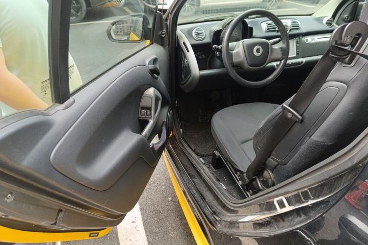 Used smart fortwo 2014 1.0 MHD Hardtop New Year Special Edition Driver Seat
