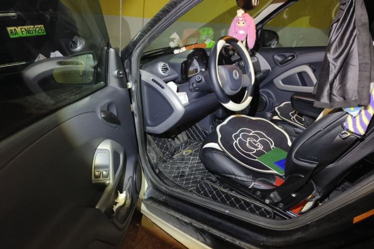 Used smart fortwo 2014 1.0 MHD Hardtop New Year Special Edition Driver Seat