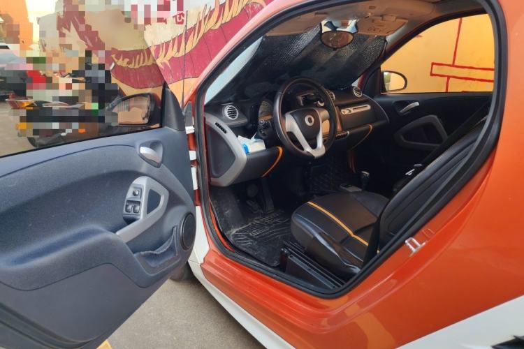 Used smart fortwo 2014 1.0 MHD Hardtop New Year Special Edition Driver Seat