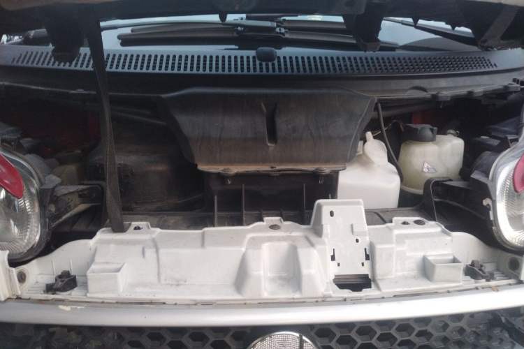 Used smart fortwo 2014 1.0 MHD Hardtop New Year Special Edition Engine Bay