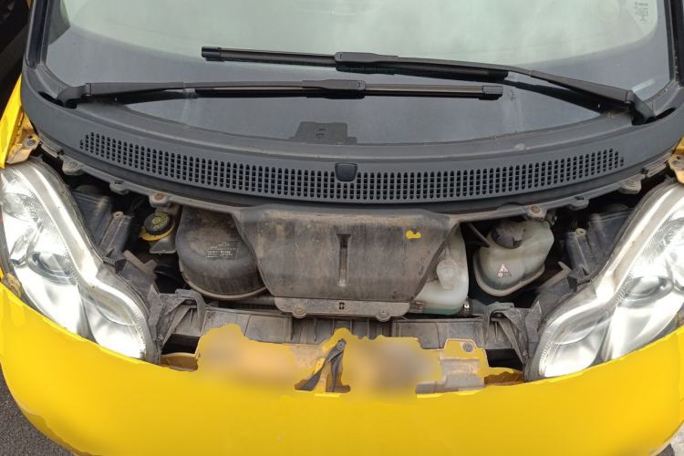 Used smart fortwo 2014 1.0 MHD Hardtop New Year Special Edition Engine Bay