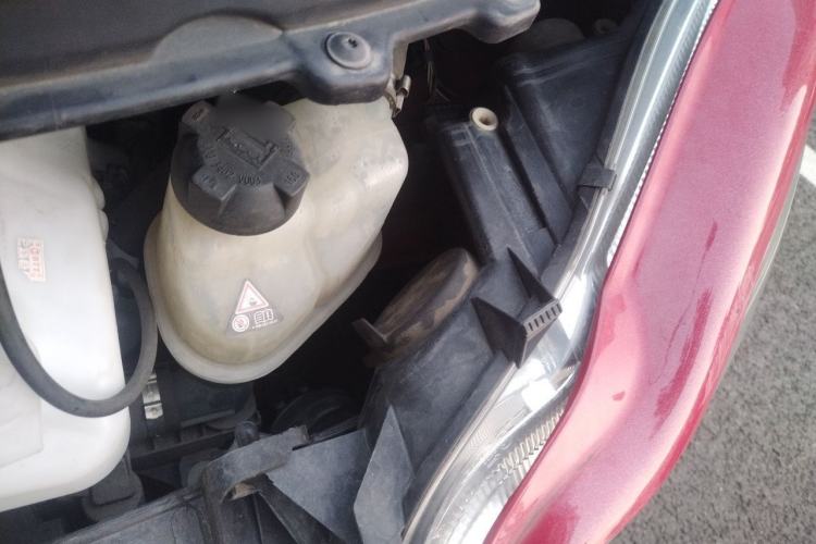 Used smart fortwo 2014 1.0 MHD Hardtop New Year Special Edition Engine Bay Left