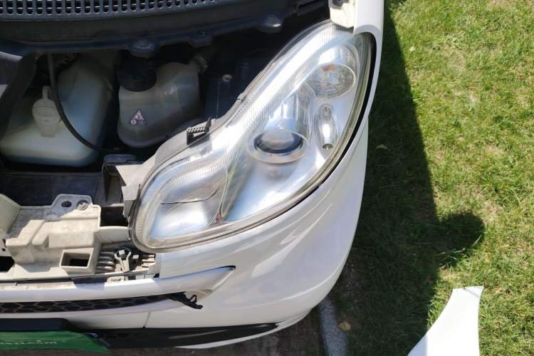 Used smart fortwo 2014 1.0 MHD Hardtop BoConcept Special Edition Engine Bay Left