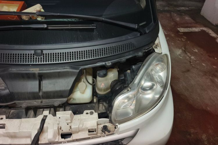Used smart fortwo 2014 1.0 MHD Hardtop New Year Special Edition Engine Bay Left