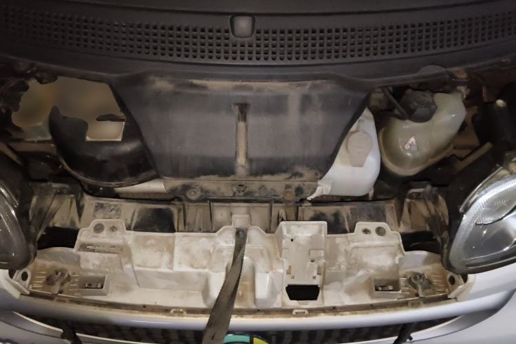 Used smart fortwo 2014 1.0 MHD Hardtop New Year Special Edition Engine Bay