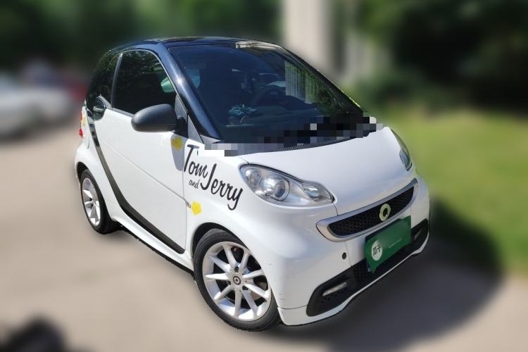 Used smart fortwo 2014 1.0 MHD Hardtop BoConcept Special Edition Front Right 45 Deg