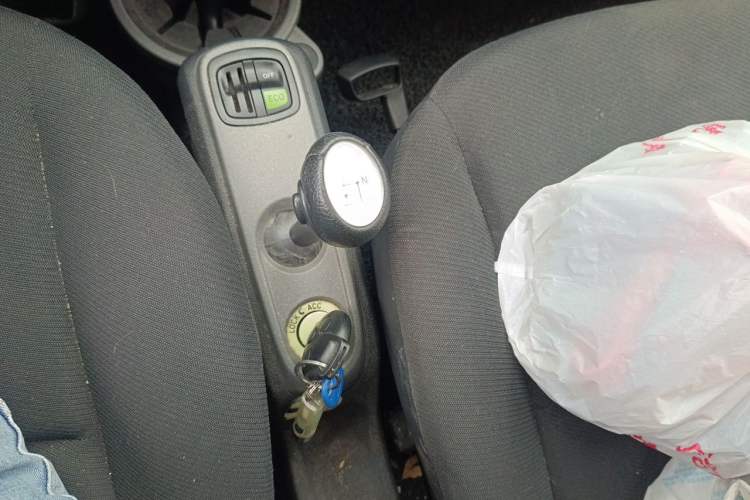 Used smart fortwo 2014 1.0 MHD Hardtop New Year Special Edition Gear Lever
