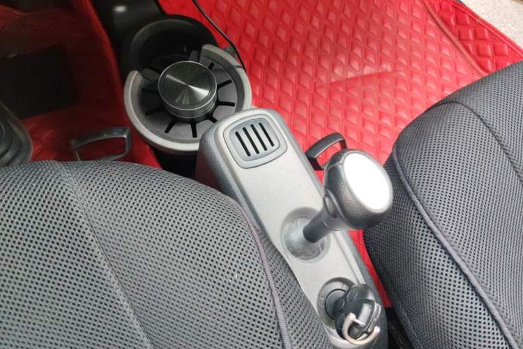 Used smart fortwo 2014 1.0T Hardtop City Lightwave Passion Edition Gear Lever