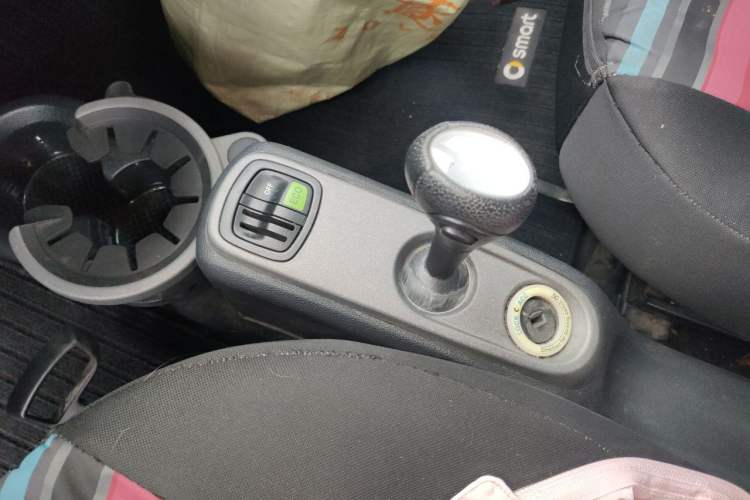 Used smart fortwo 2014 1.0 MHD Hardtop BoConcept Special Edition Gear Lever