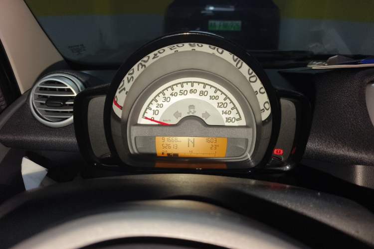 Used smart fortwo 2014 1.0 MHD Hardtop New Year Special Edition Instrument Cluster