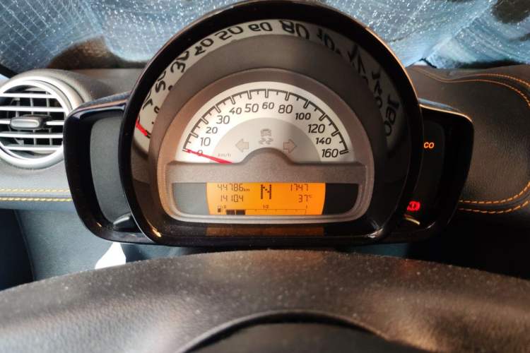 Used smart fortwo 2014 1.0 MHD Hardtop New Year Special Edition Instrument Cluster