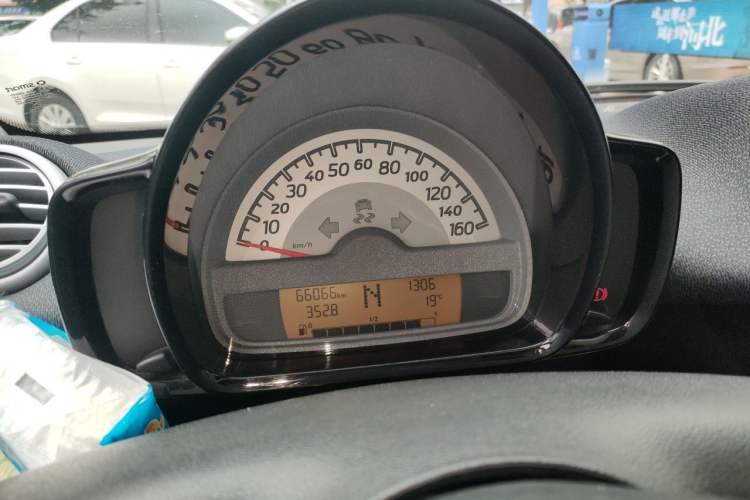 Used smart fortwo 2014 1.0 MHD Hardtop BoConcept Special Edition Instrument Cluster