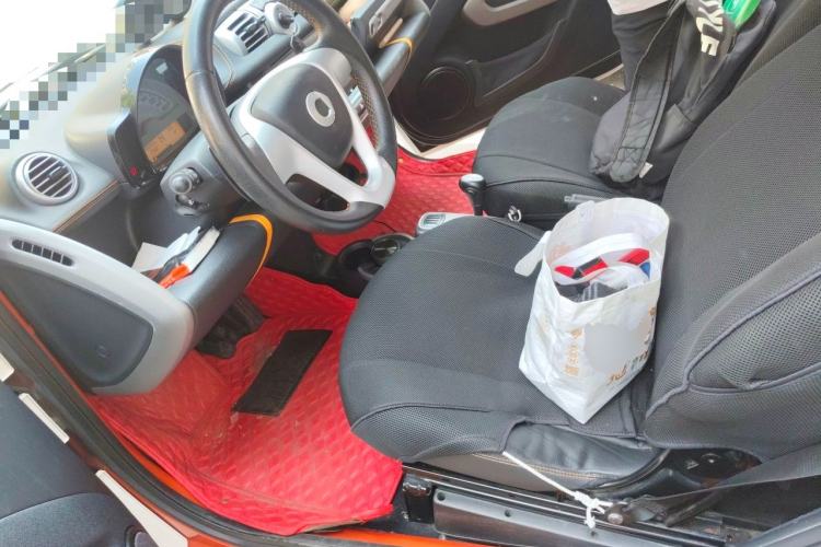 Used smart fortwo 2014 1.0T Hardtop City Lightwave Passion Edition Left Front Seat