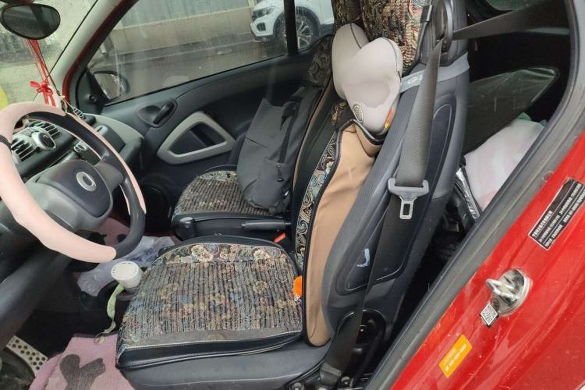 Used smart fortwo 2014 1.0 MHD Hardtop New Year Special Edition Left Rear Seat