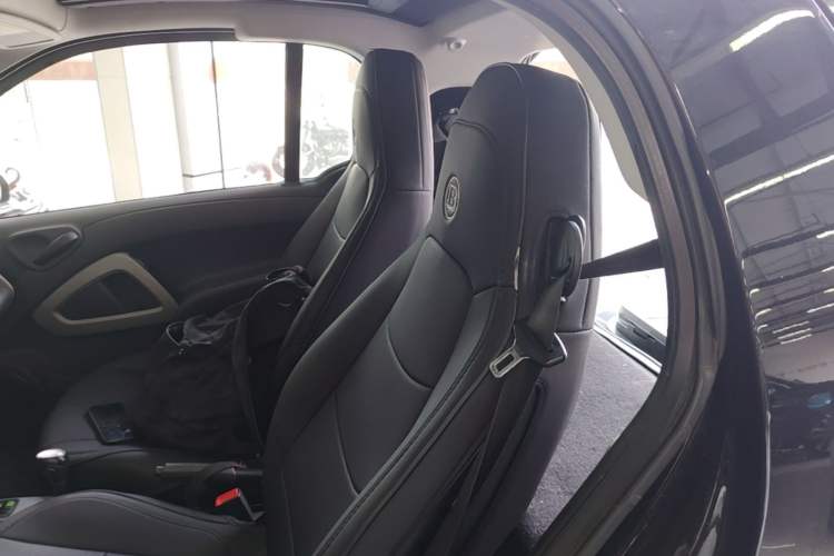 Used smart fortwo 2014 1.0 MHD Hardtop New Year Special Edition Left Rear Seat