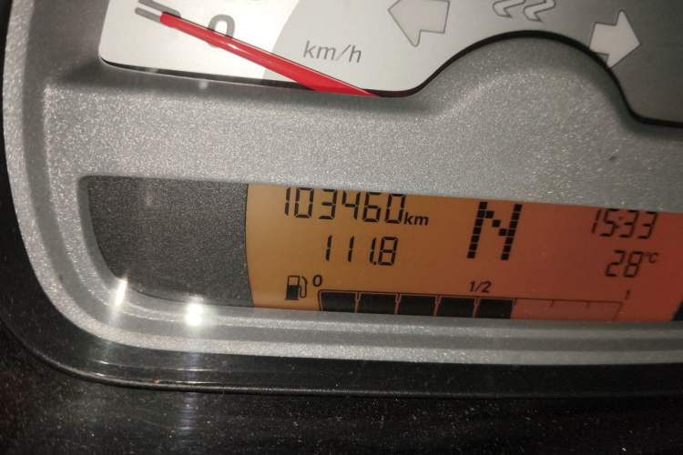 Used smart fortwo 2014 1.0 MHD Hardtop New Year Special Edition Odometer Close Up