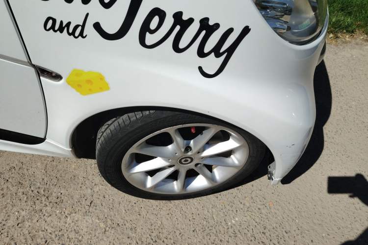 Used smart fortwo 2014 1.0 MHD Hardtop BoConcept Special Edition Right Front Wheel Hub