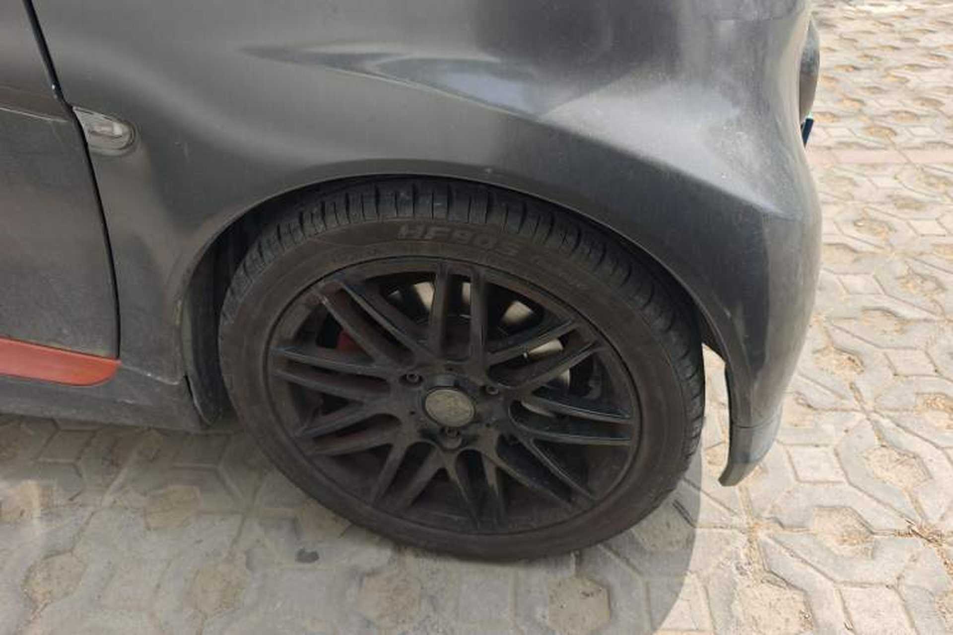 Used smart fortwo 2014 1.0 MHD Hardtop City Lightwave Passion Edition Right Front Wheel Hub