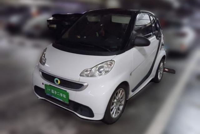 Ojetý smart fortwo 2014 1.0 MHD Hardtop New Year Special Edition