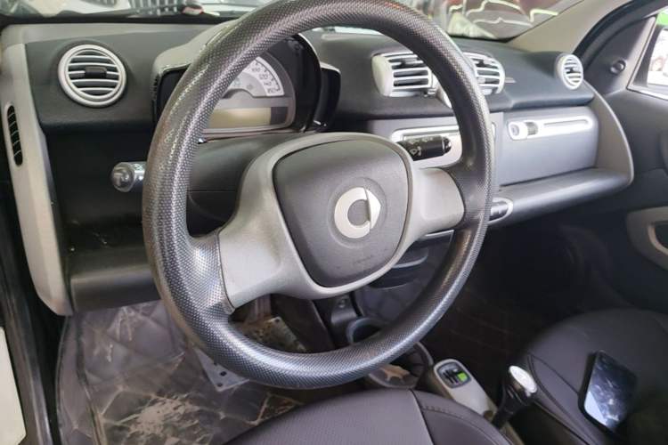 Used smart fortwo 2014 1.0 MHD Hardtop New Year Special Edition Steering Wheel