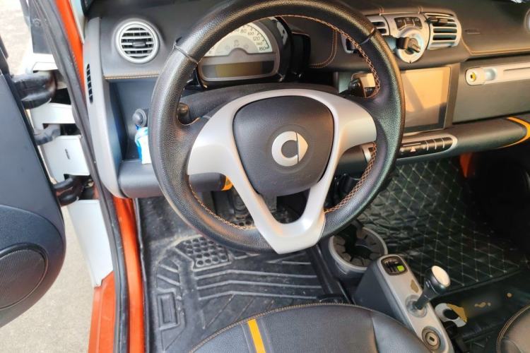 Used smart fortwo 2014 1.0 MHD Hardtop New Year Special Edition Steering Wheel