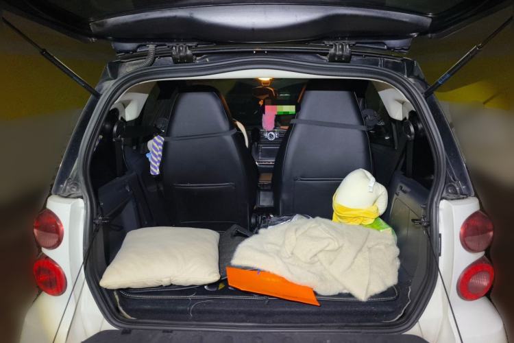 Used smart fortwo 2014 1.0 MHD Hardtop New Year Special Edition Trunk