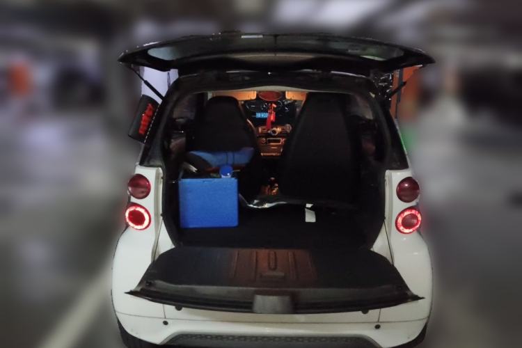 Used smart fortwo 2014 1.0 MHD Hardtop New Year Special Edition Trunk