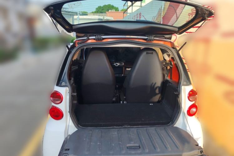 Used smart fortwo 2014 1.0 MHD Hardtop New Year Special Edition Trunk