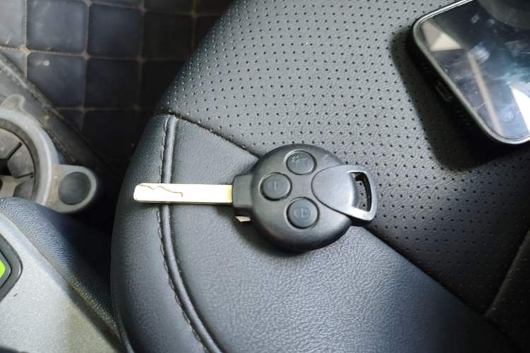 Used smart fortwo 2014 1.0 MHD Hardtop New Year Special Edition Vehicle Key