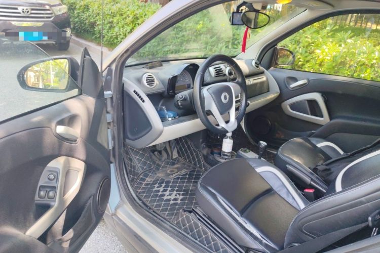 Used smart fortwo 2014 1.0 MHD Hardtop City Lightwave Passion Edition Driver Seat