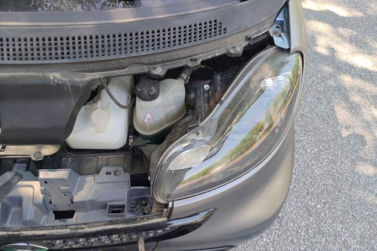Used smart fortwo 2014 1.0 MHD Hardtop City Lightwave Passion Edition Engine Bay Left