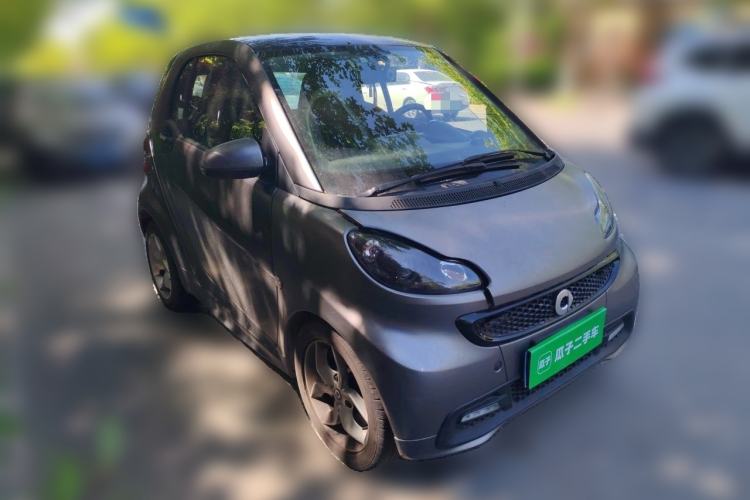 Used smart fortwo 2014 1.0 MHD Hardtop City Lightwave Passion Edition Front Right 45 Deg