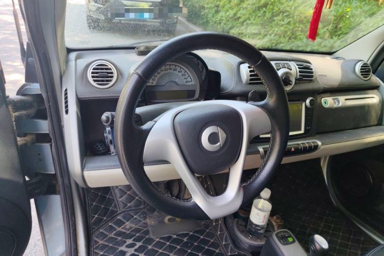 Used smart fortwo 2014 1.0 MHD Hardtop City Lightwave Passion Edition Steering Wheel