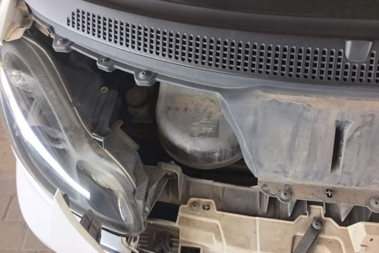 Used smart fortwo 2014 1.0 MHD Hardtop City Lightwave Passion Edition Engine Bay Right