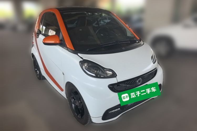 Used smart fortwo 2014 1.0 MHD Hardtop City Lightwave Passion Edition Front Right 45 Deg