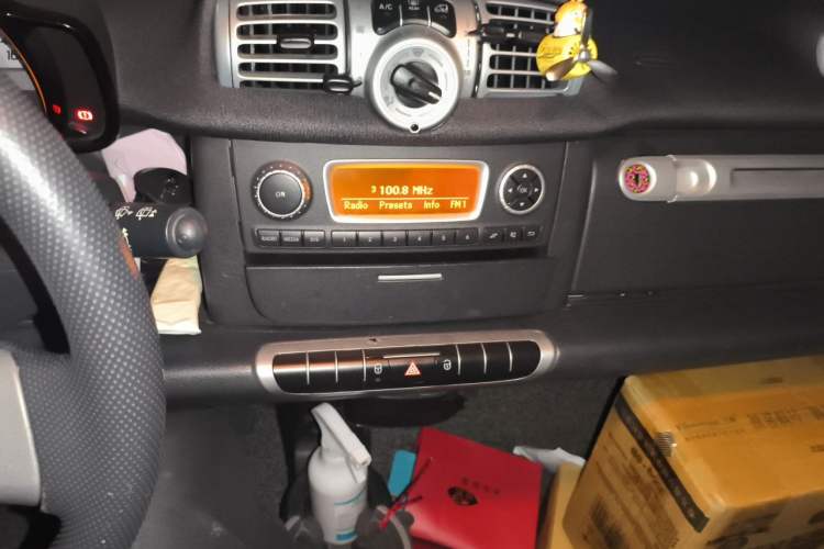 Used smart fortwo 2014 1.0 MHD Hardtop BoConcept Special Edition Audio And AC Panel