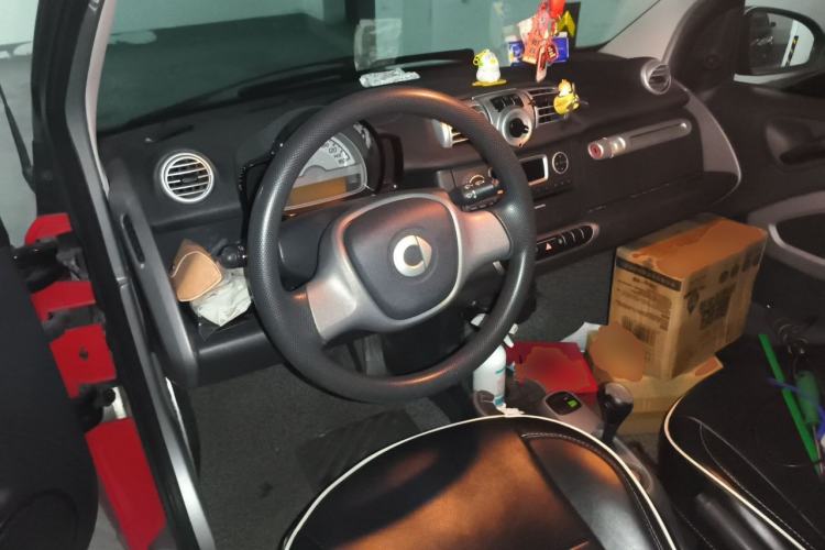 Used smart fortwo 2014 1.0 MHD Hardtop BoConcept Special Edition Center Console