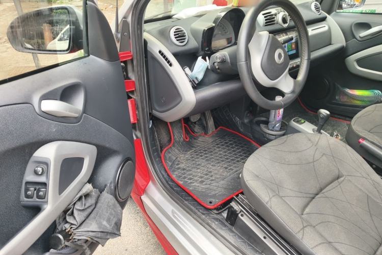 Used smart fortwo 2014 1.0 MHD Hardtop New Year Special Edition Driver Seat