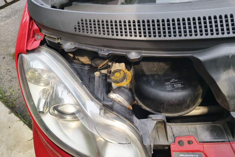 Used smart fortwo 2014 1.0 MHD Hardtop New Year Special Edition Engine Bay Right