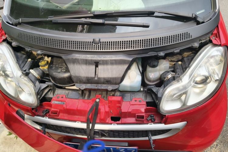 Used smart fortwo 2014 1.0 MHD Hardtop New Year Special Edition Engine Bay