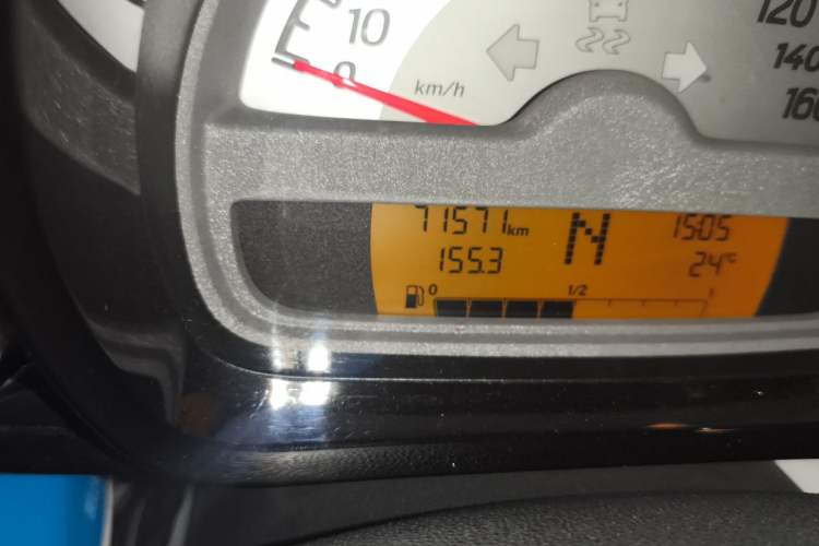 Used smart fortwo 2014 1.0 MHD Hardtop BoConcept Special Edition Odometer Close Up