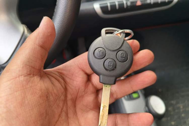 Used smart fortwo 2014 1.0 MHD Hardtop New Year Special Edition Vehicle Key