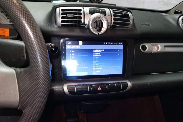 Used smart fortwo 2014 1.0T Hardtop BoConcept Special Edition Audio And AC Panel