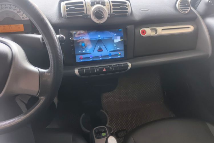 Used smart fortwo 2014 1.0 MHD Hardtop New Year Special Edition Audio And AC Panel