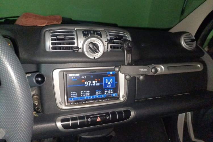 Used smart fortwo 2014 1.0 MHD Midnight Purple Limited Edition Audio And AC Panel