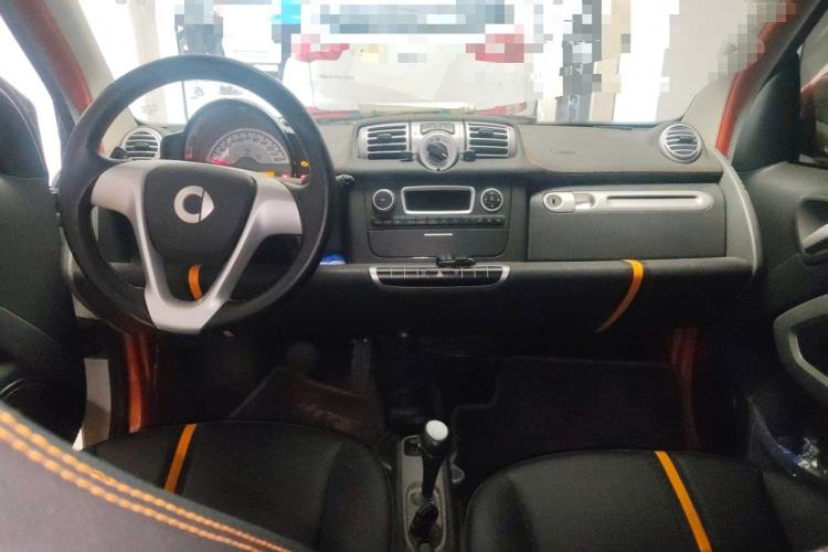 Used smart fortwo 2014 1.0 MHD Hardtop City Lightwave Passion Edition Center Console