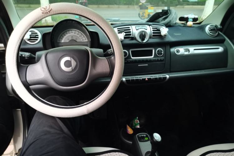 Used smart fortwo 2014 1.0 MHD Hardtop BoConcept Special Edition Center Console